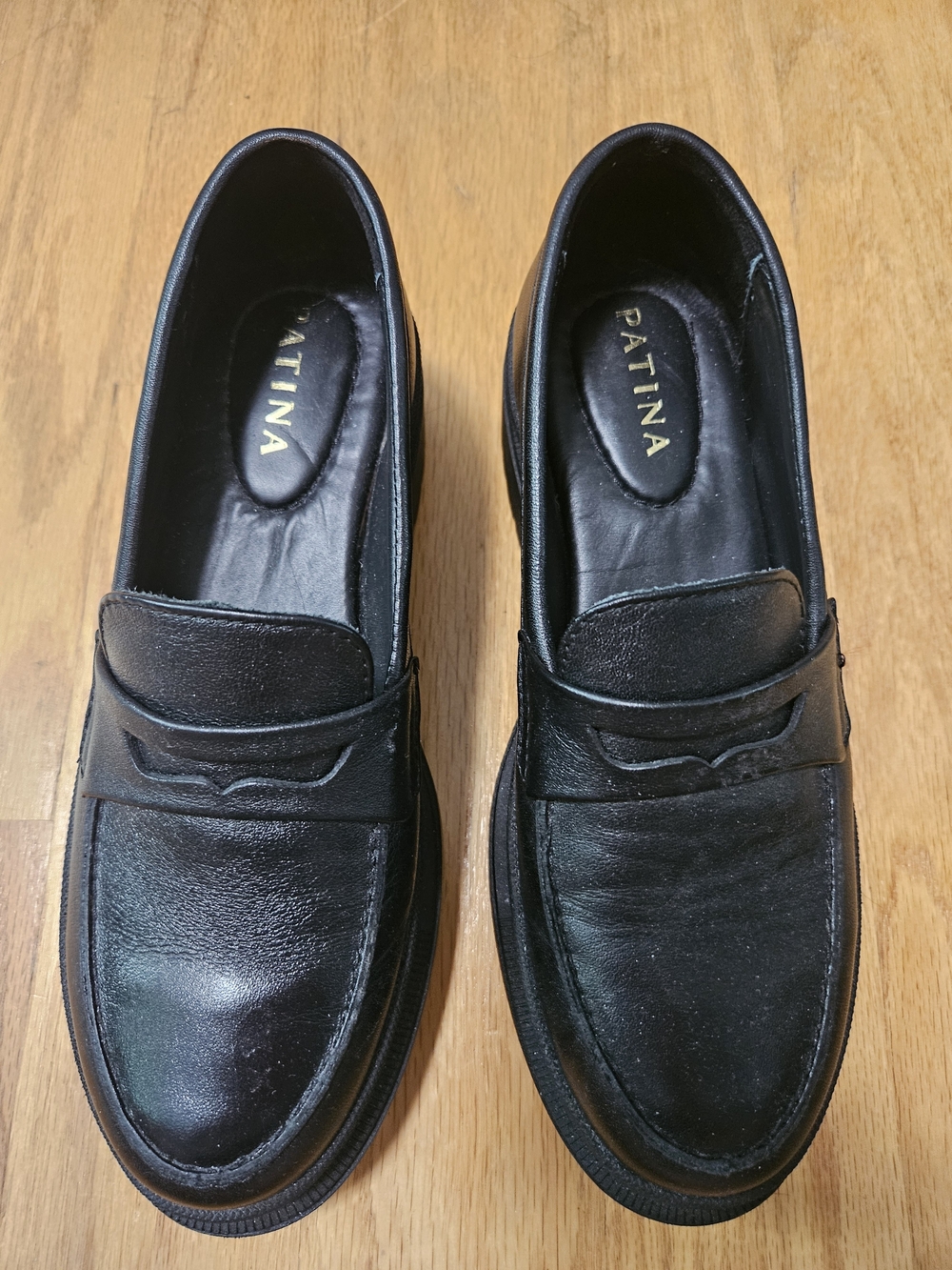 Patina Women's Black Leather Penny Loafers